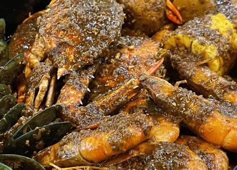 Where to Get Unlimited Seafood in Metro Manila .